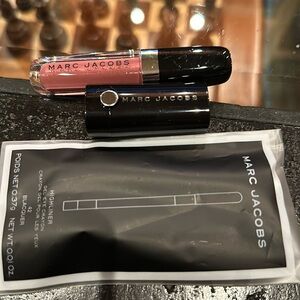 TRAVEL SIZE BUNDLE MARC JACOBS LIPSTICK GLOSS AND HIGHLINER. NIP